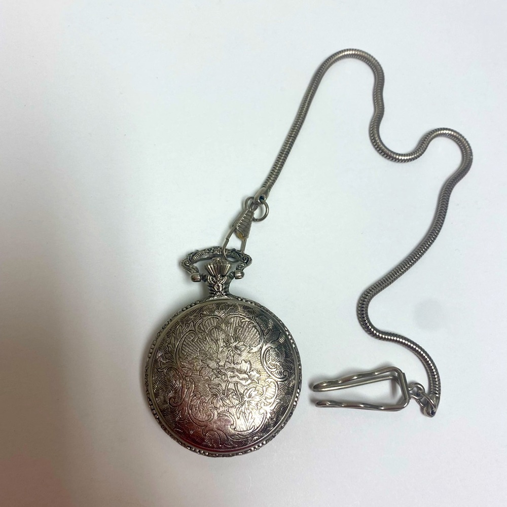 VINTAGE COLLEZIO Pocket Watch w/chain - Picture 3 of 3